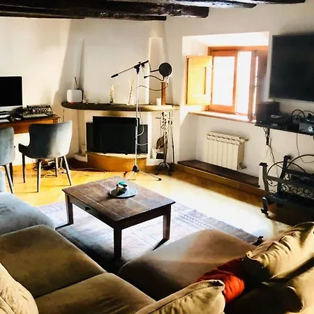 Stunning Flat In The Center Of דירה רומא